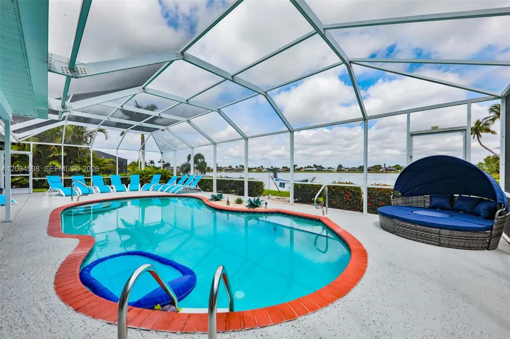 407 SW 37 St #407 Cape Coral, FL 33914