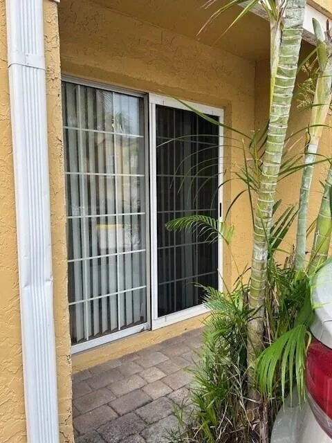 1040 Lake Shore Drive #105 Lake Park, FL 33403