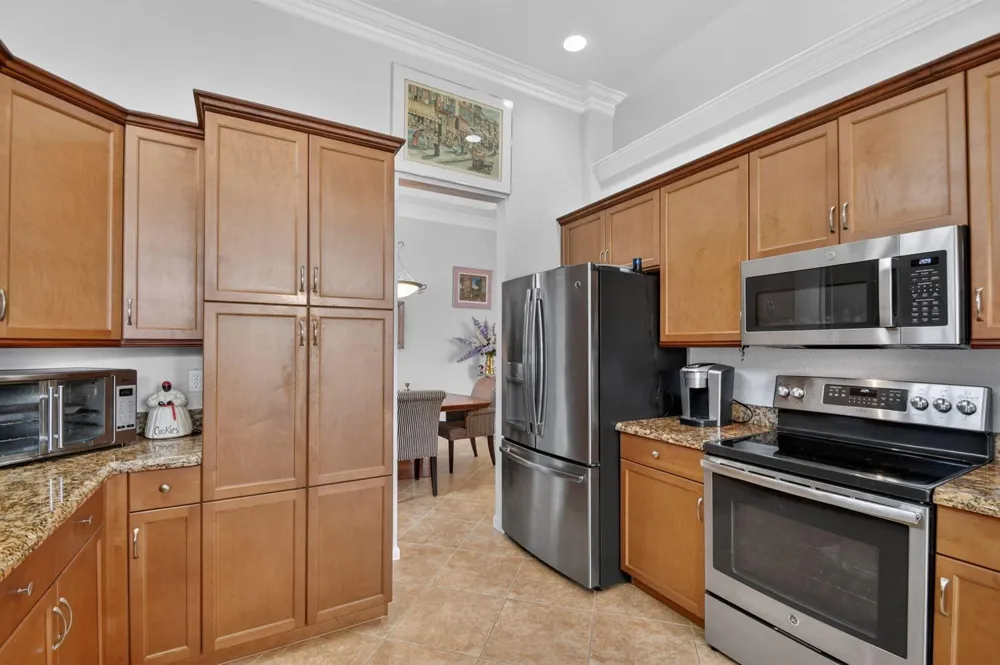 8553 E Via Grande E Wellington, FL 33411