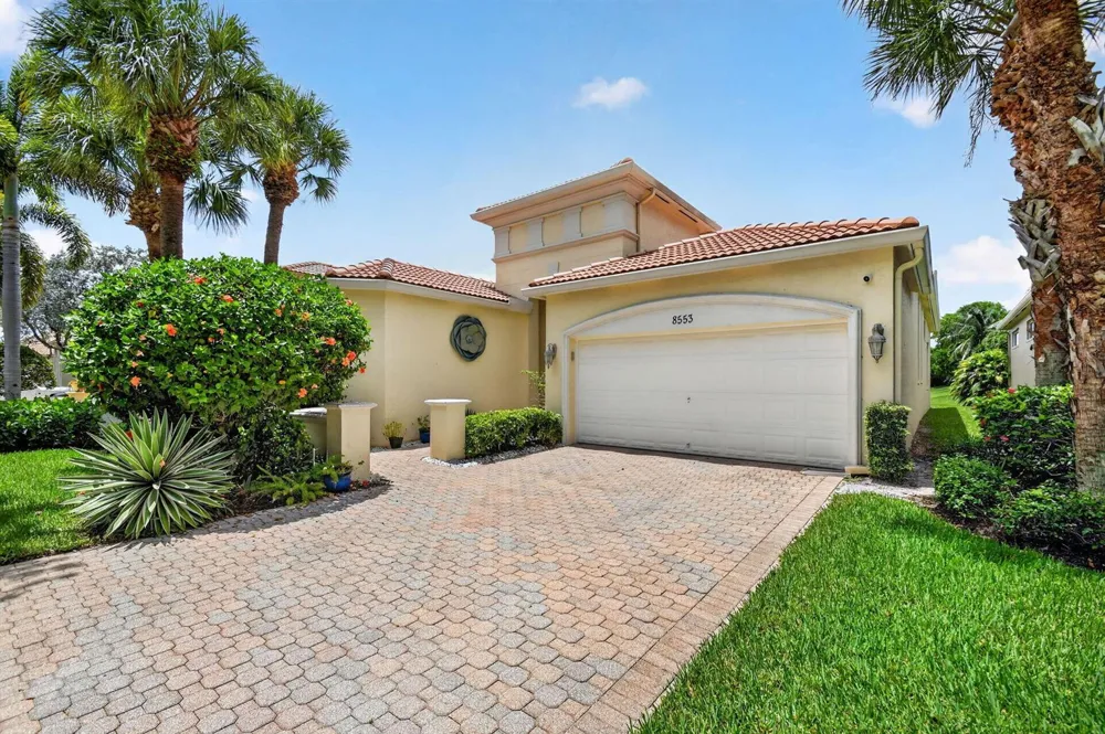 8553 E Via Grande E Wellington, FL 33411