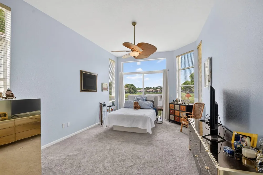 8553 E Via Grande E Wellington, FL 33411