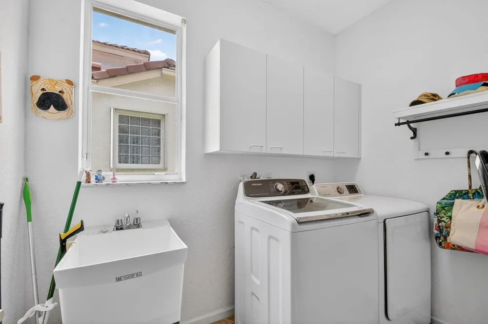 8553 E Via Grande E Wellington, FL 33411