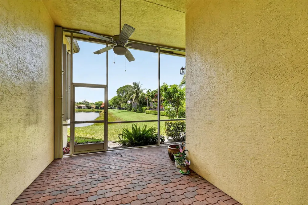 8553 E Via Grande E Wellington, FL 33411