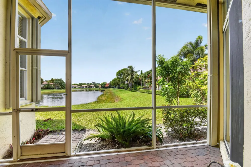 8553 E Via Grande E Wellington, FL 33411