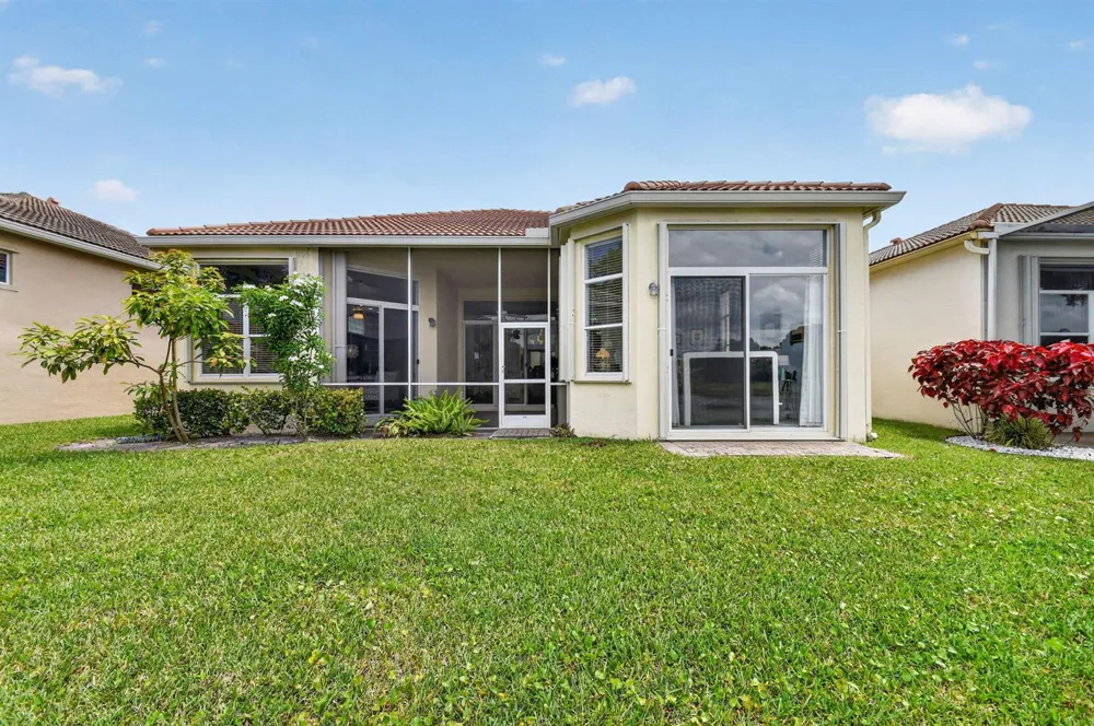 8553 E Via Grande E Wellington, FL 33411