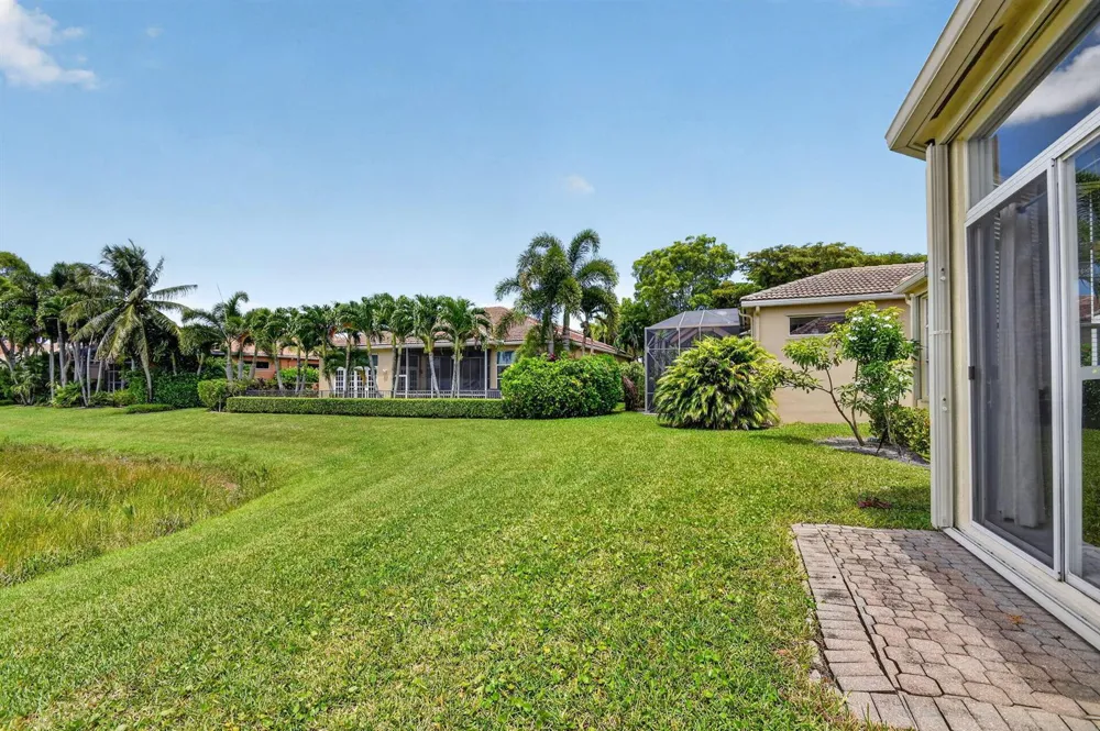 8553 E Via Grande E Wellington, FL 33411