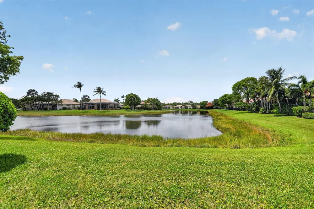 8553 E Via Grande E Wellington, FL 33411