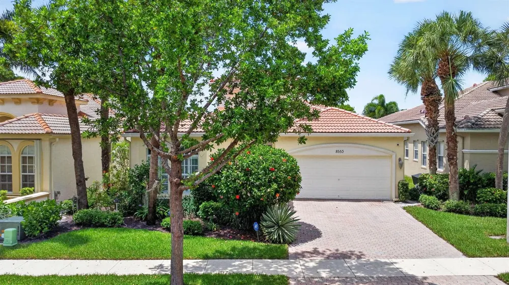 8553 E Via Grande E Wellington, FL 33411