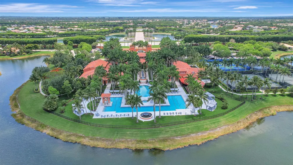 8553 E Via Grande E Wellington, FL 33411