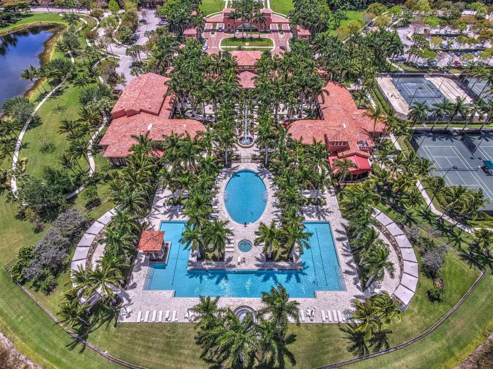 8553 E Via Grande E Wellington, FL 33411