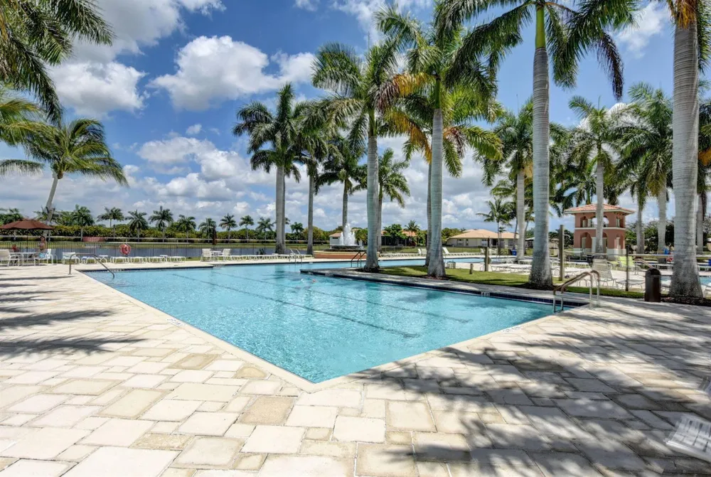 8553 E Via Grande E Wellington, FL 33411