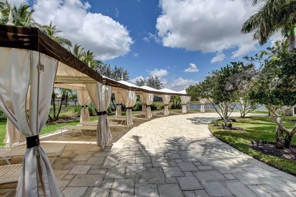 8553 E Via Grande E Wellington, FL 33411