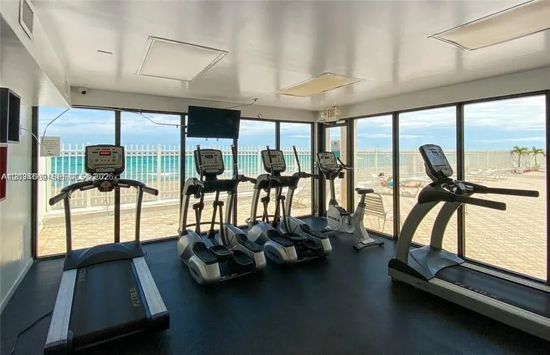 3505 S Ocean Dr #704 Hollywood, FL 33019