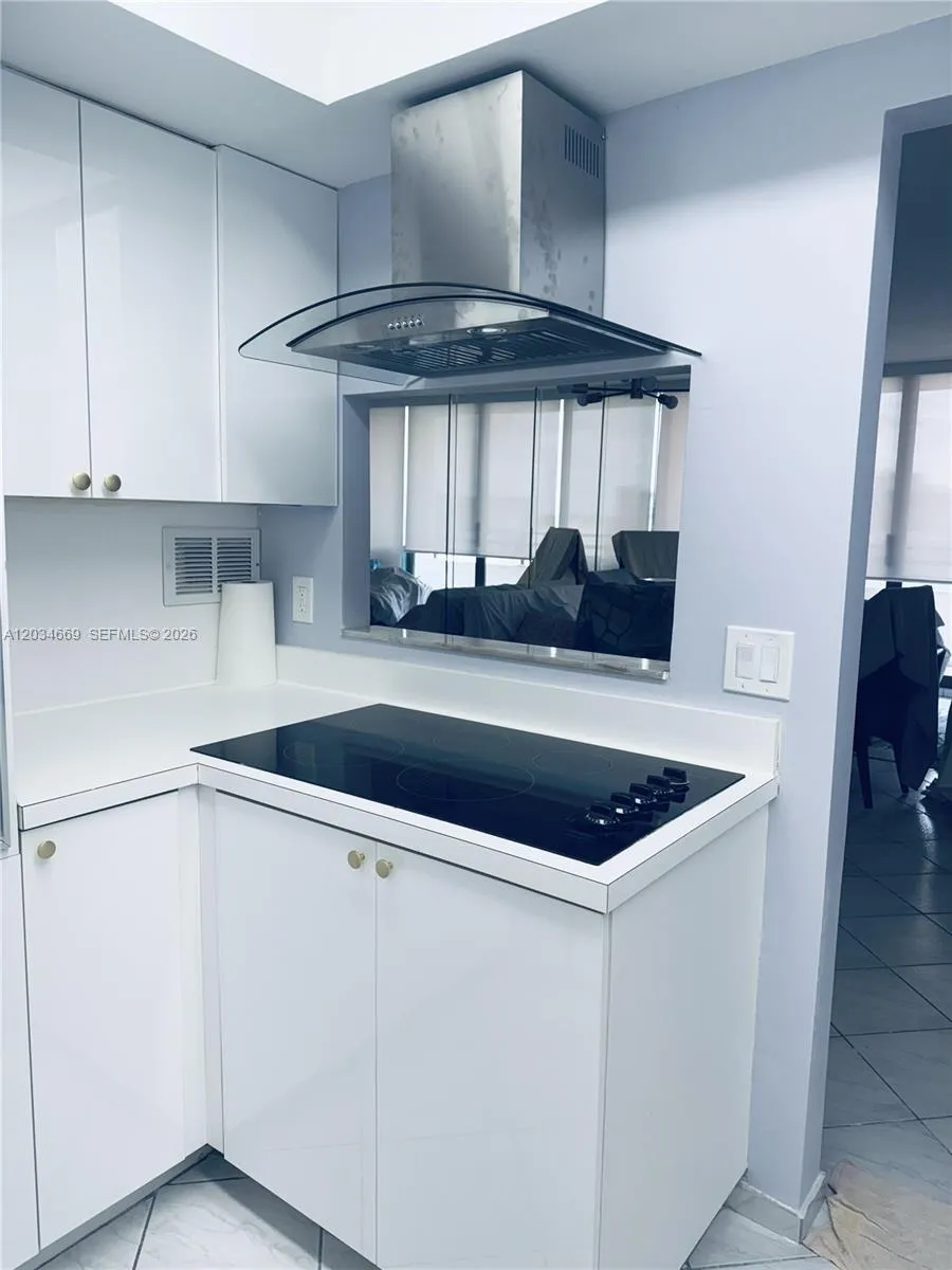 3505 S Ocean Dr #704 Hollywood, FL 33019