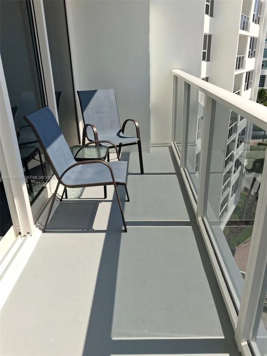 3505 S Ocean Dr #704 Hollywood, FL 33019
