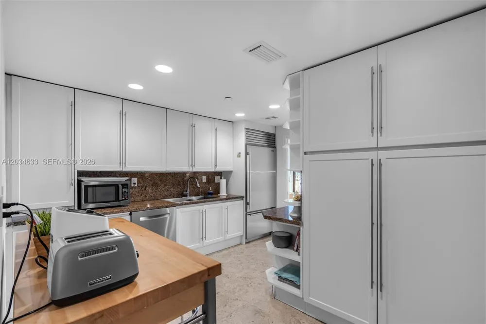 Address Not Shown Key Biscayne, FL 33149