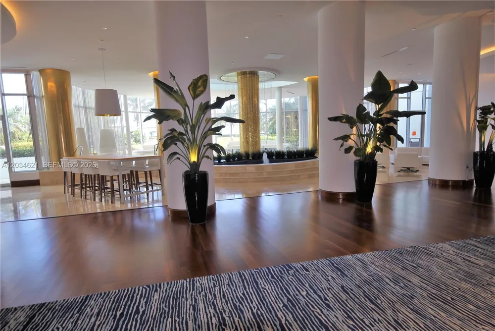 5161 Collins Ave #518 Miami Beach, FL 33140