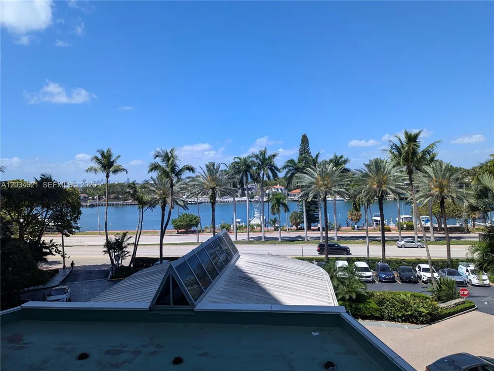 5161 Collins Ave #518 Miami Beach, FL 33140