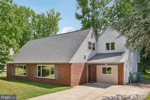 1927 CHAPEL AVENUE W