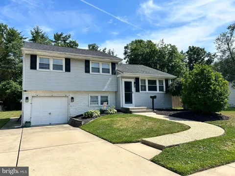34 ASH AVENUE