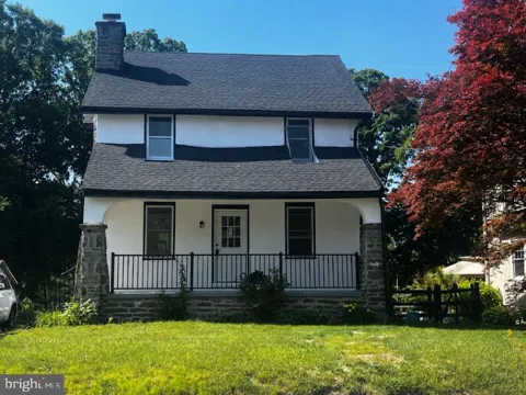 1082 EDGE HILL ROAD