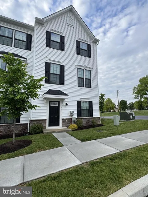 100 ARCADIA WAY
