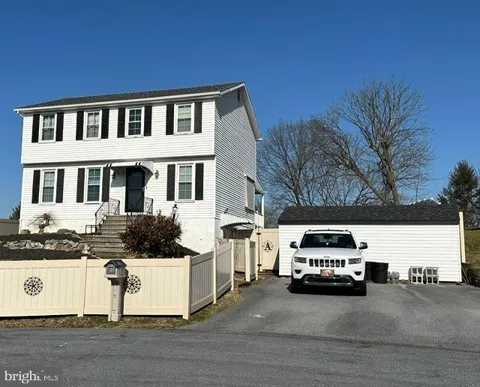 6 CHERRY LANE