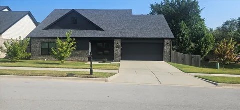 310 W Kinniburgh Drive