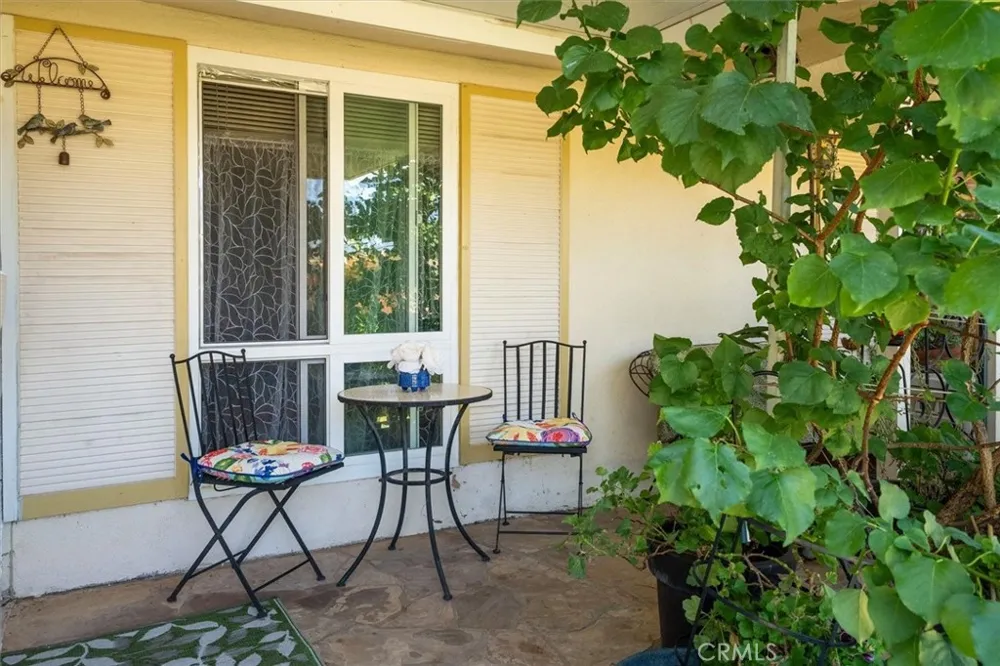26742 Whispering Leaves, Unit B Newhall, CA 91321