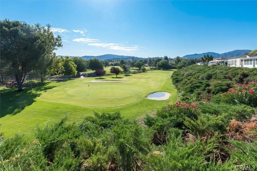 26742 Whispering Leaves, Unit B Newhall, CA 91321