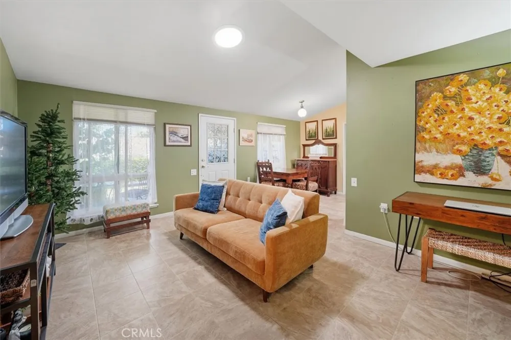 26742 Whispering Leaves, Unit B Newhall, CA 91321