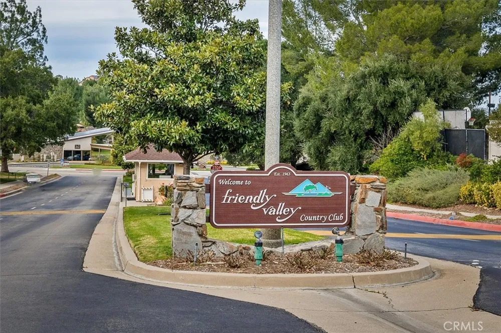 26742 Whispering Leaves, Unit B Newhall, CA 91321