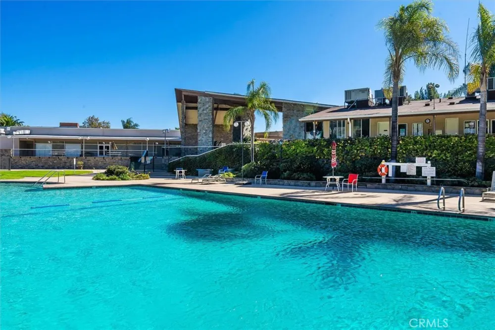 26742 Whispering Leaves, Unit B Newhall, CA 91321