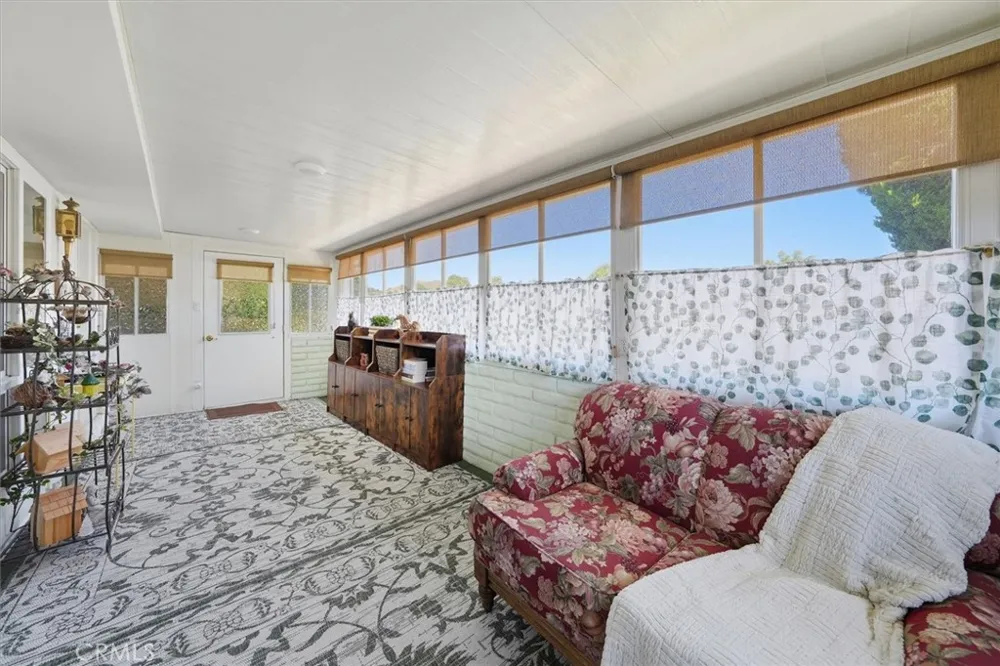 26742 Whispering Leaves, Unit B Newhall, CA 91321