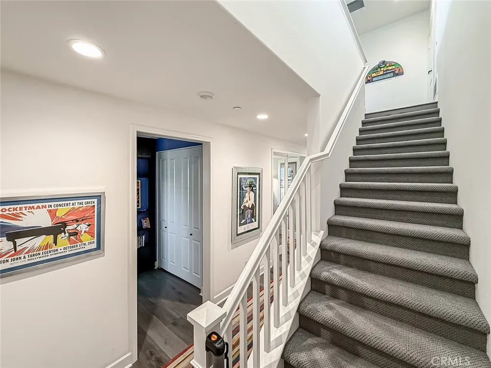 2402 Conroy Avenue Camarillo, CA 93012