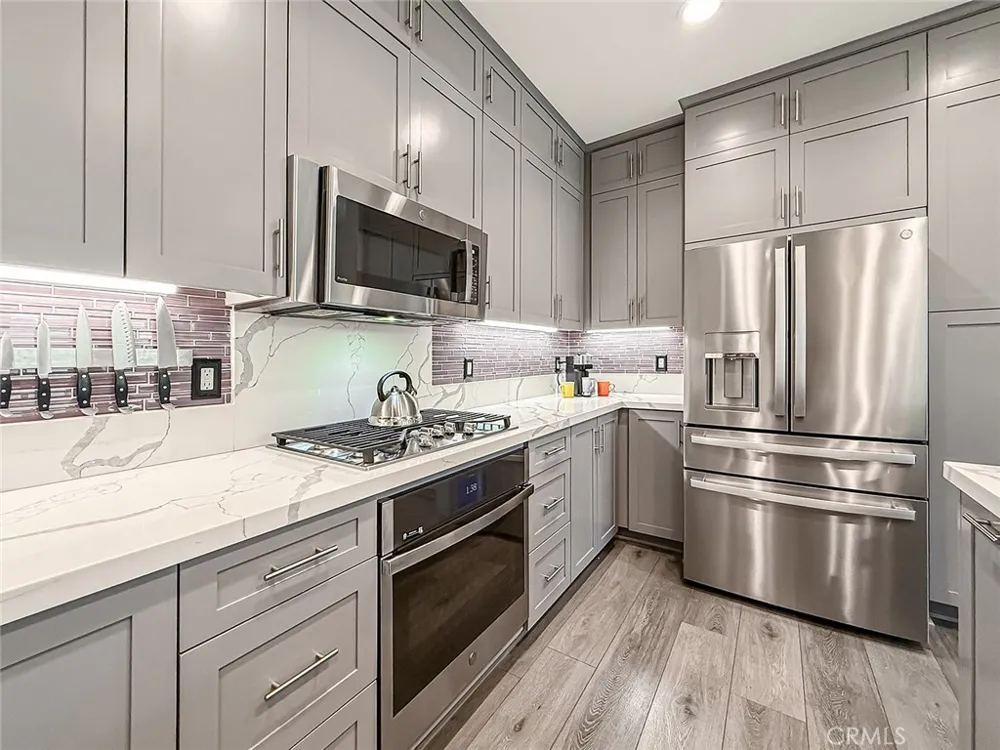 2402 Conroy Avenue Camarillo, CA 93012