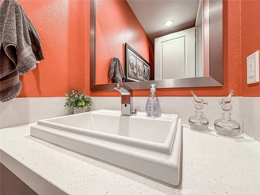2402 Conroy Avenue Camarillo, CA 93012
