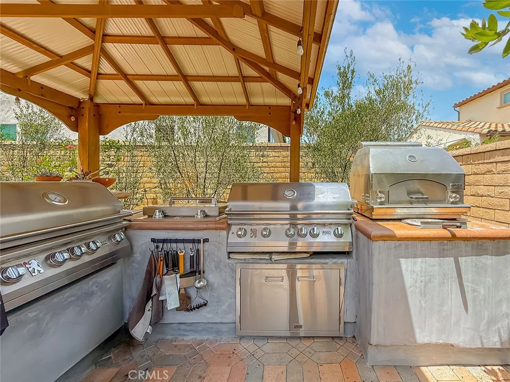 2402 Conroy Avenue Camarillo, CA 93012