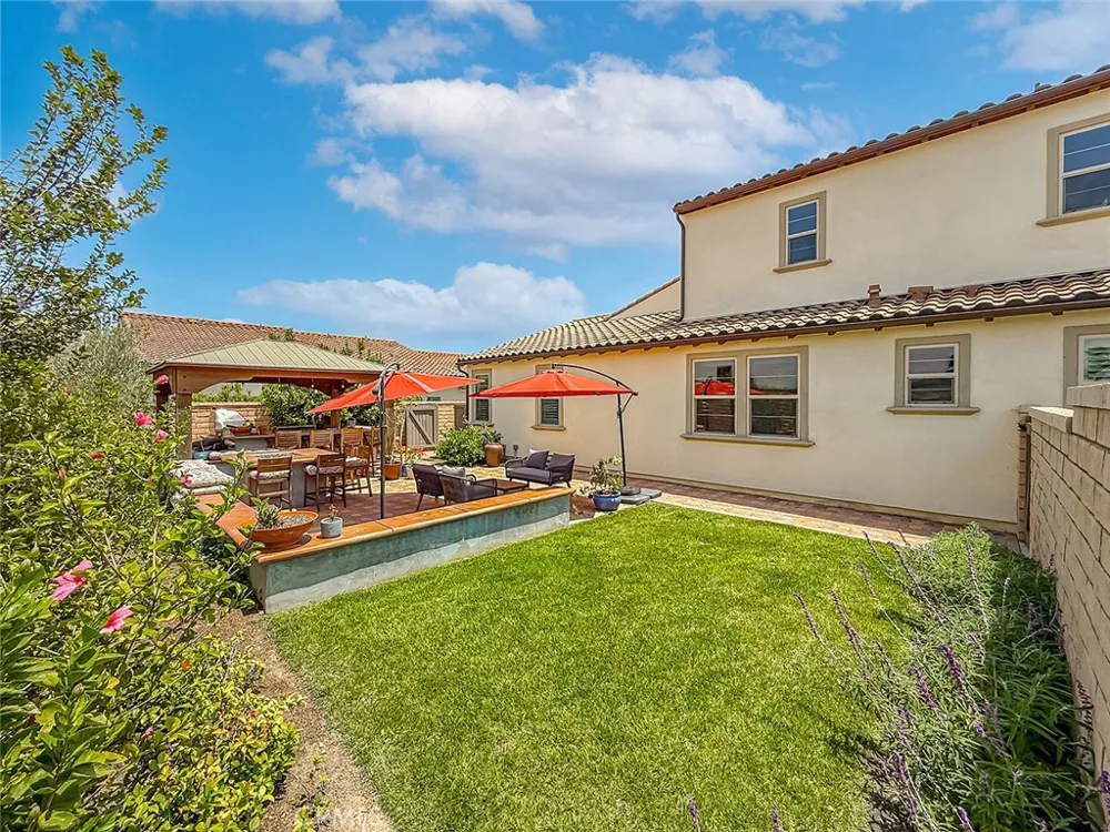 2402 Conroy Avenue Camarillo, CA 93012