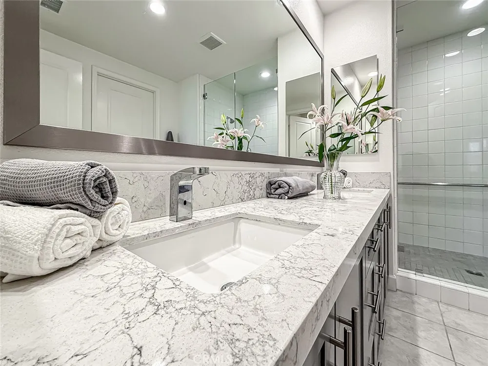 2402 Conroy Avenue Camarillo, CA 93012