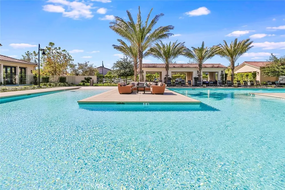 2402 Conroy Avenue Camarillo, CA 93012