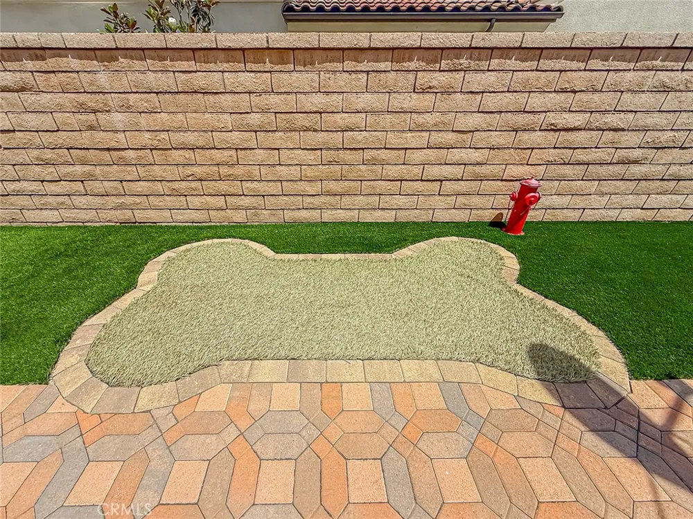 2402 Conroy Avenue Camarillo, CA 93012