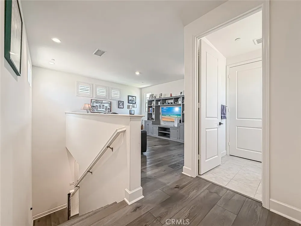 2402 Conroy Avenue Camarillo, CA 93012