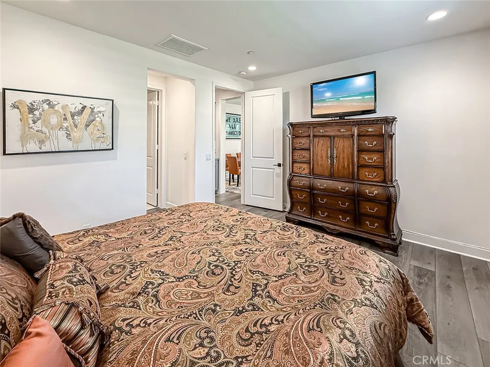 2402 Conroy Avenue Camarillo, CA 93012