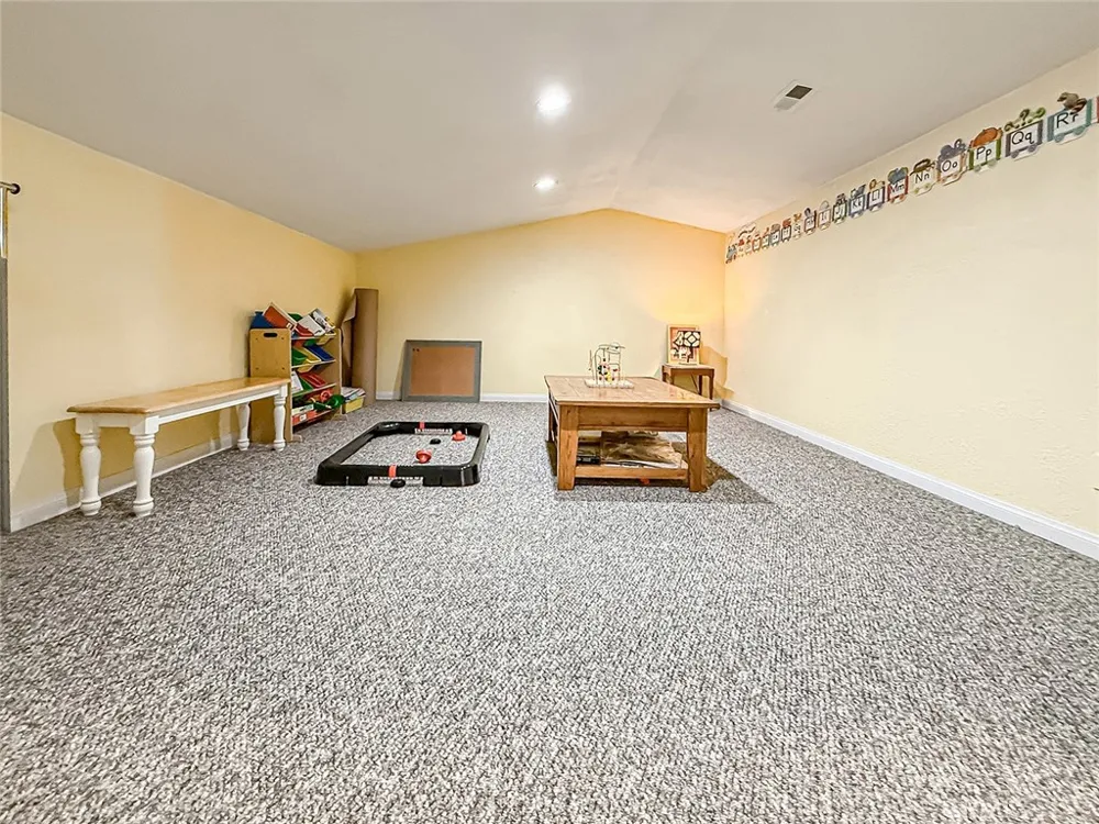 2402 Conroy Avenue Camarillo, CA 93012