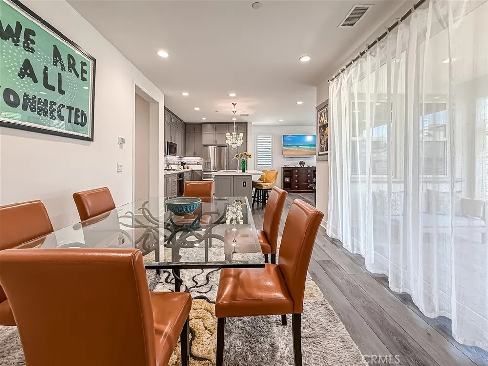 2402 Conroy Avenue Camarillo, CA 93012