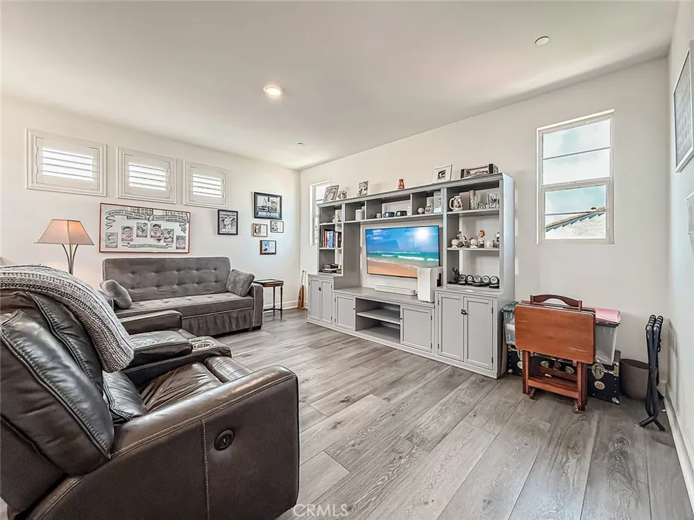 2402 Conroy Avenue Camarillo, CA 93012