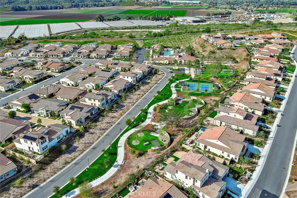 2402 Conroy Avenue Camarillo, CA 93012