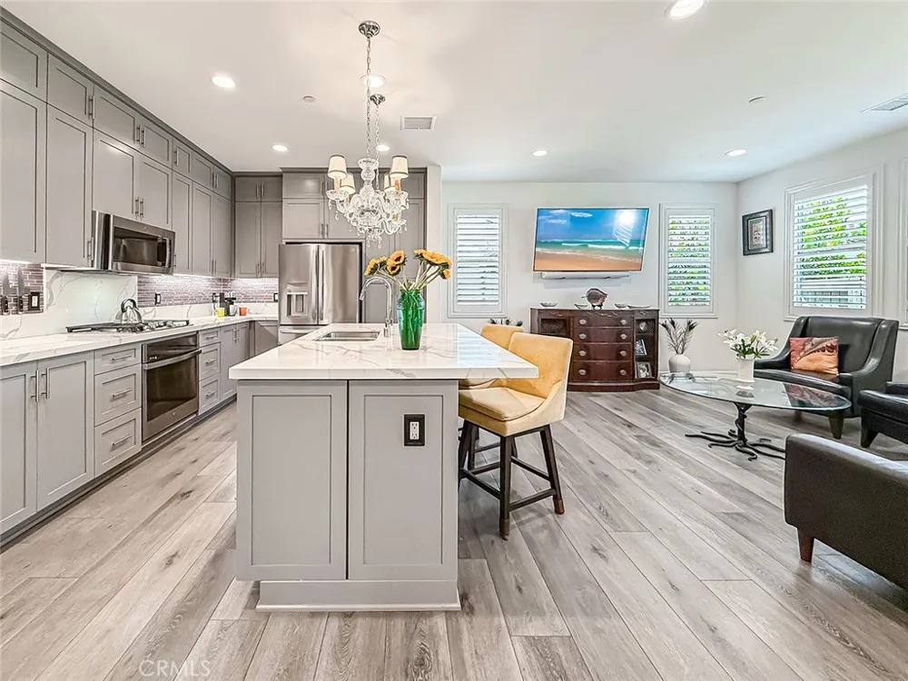 2402 Conroy Avenue Camarillo, CA 93012