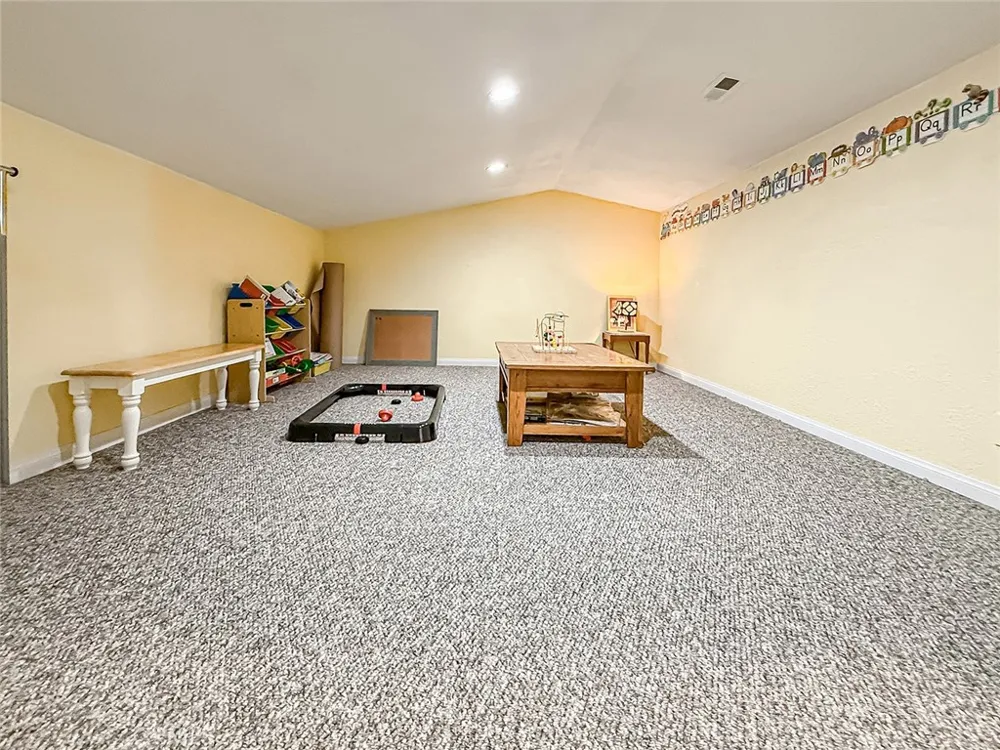 2402 Conroy Avenue Camarillo, CA 93012